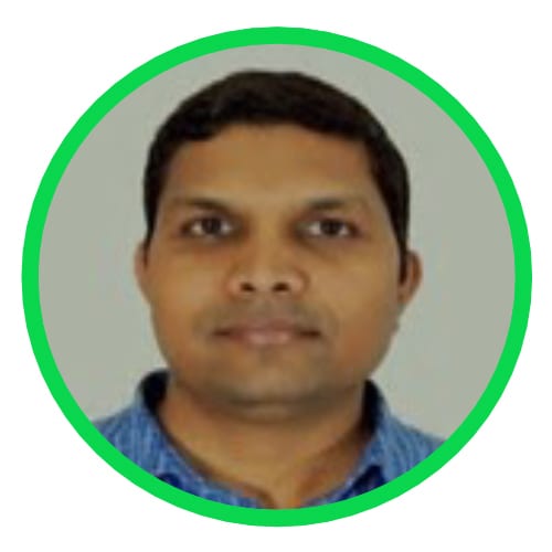 Forehead, Cheek, Jaw, Neck, Sleeve