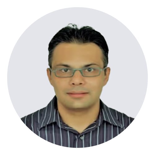 Vision care, Forehead, Glasses, Smile, Jaw, Sleeve, Collar, Eyewear, Ear