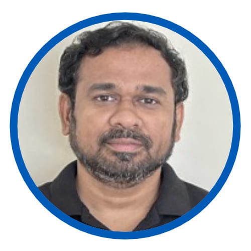 Forehead, Hair, Chin, Eyebrow, Jaw, Neck, Sleeve, Collar, Beard