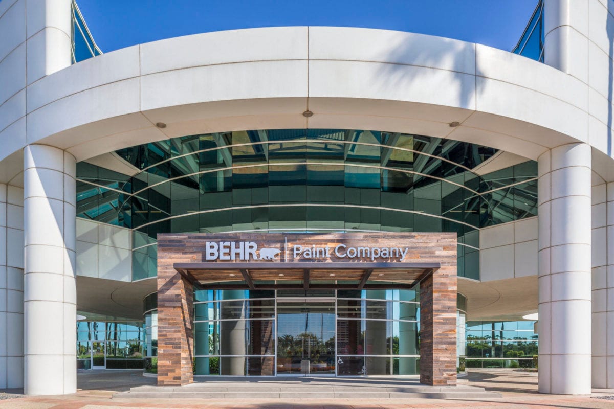 Commercial building, Daytime