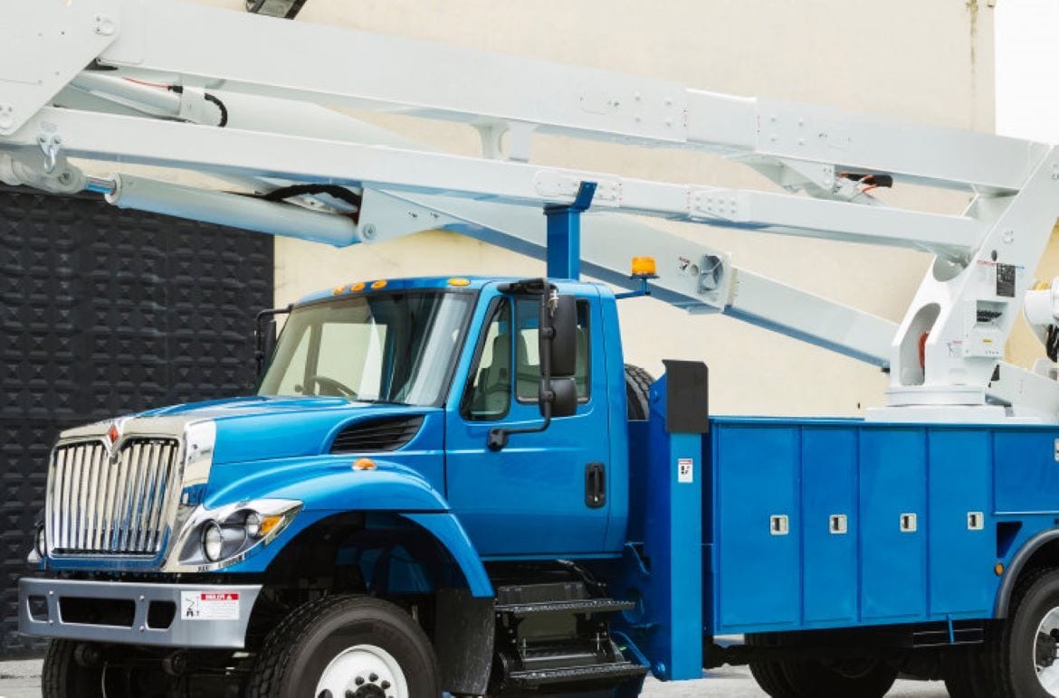 Motor vehicle, Automotive tire, Wheel, Truck, Hood, Blue, Grille
