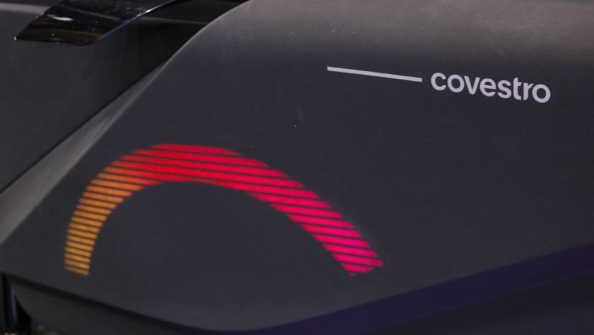 Mode of transport, Automotive lighting, Motor vehicle, Hood, Window, Font, Bumper