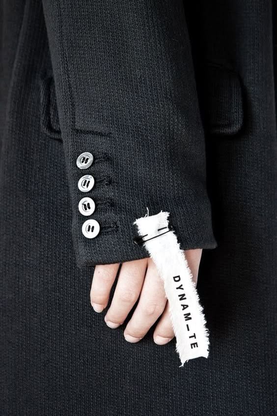 Hand, Sleeve, Gesture, Finger, Collar
