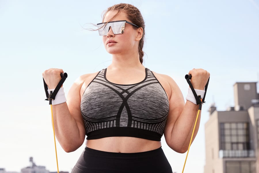 Glasses, Joint, Shoulder, Muscle, Eyewear, Sunglasses, Neck, Sky, Sleeve, Brassiere