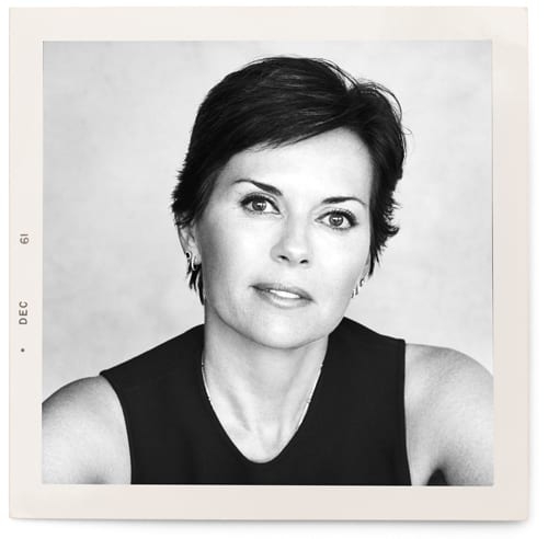 Flash photography, Hair, Eyebrow, Jaw, Eyelash