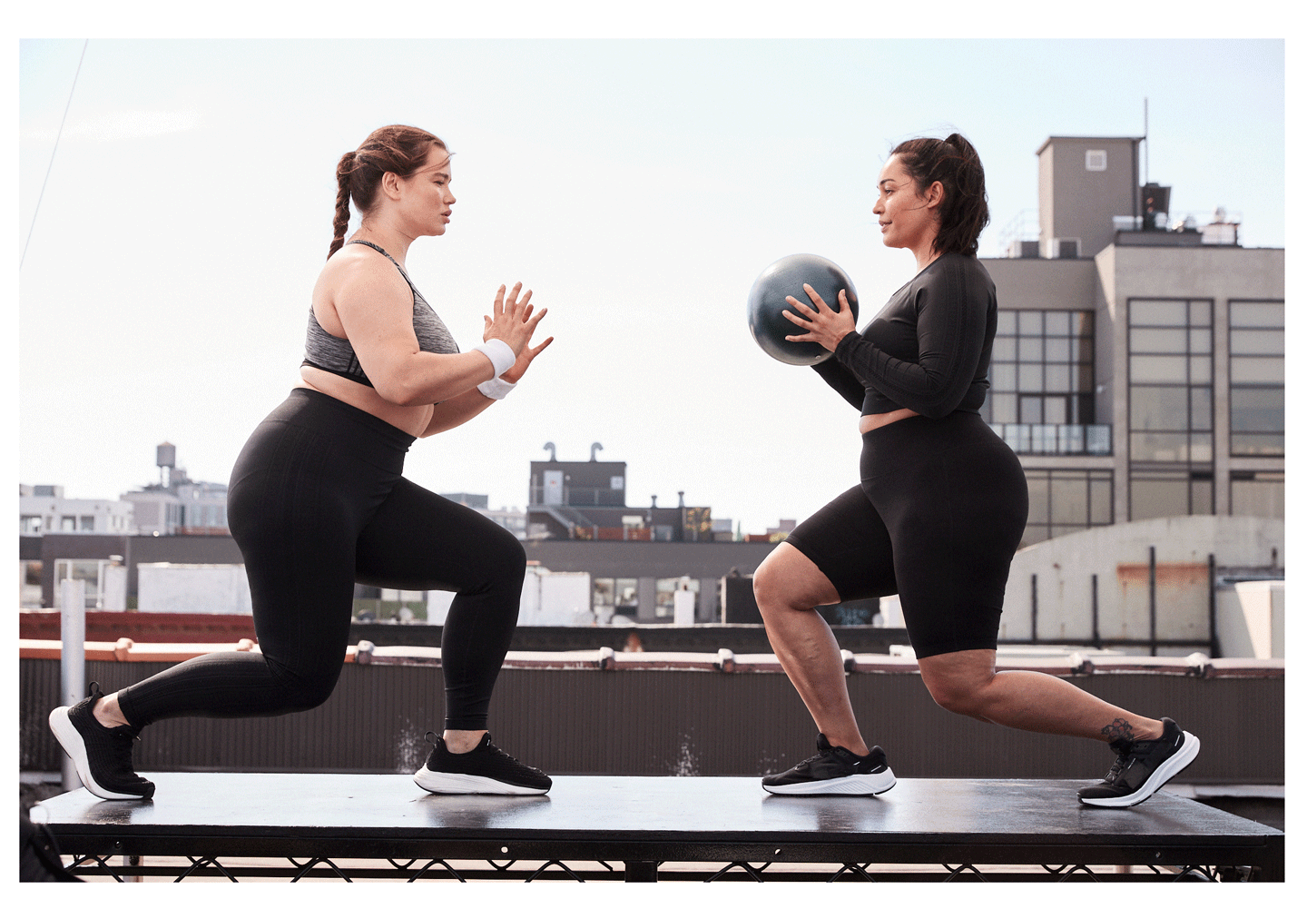 Sports equipment, Flash photography, Footwear, Sky, Muscle, Shorts, Ball, Gesture, Knee, Sportswear