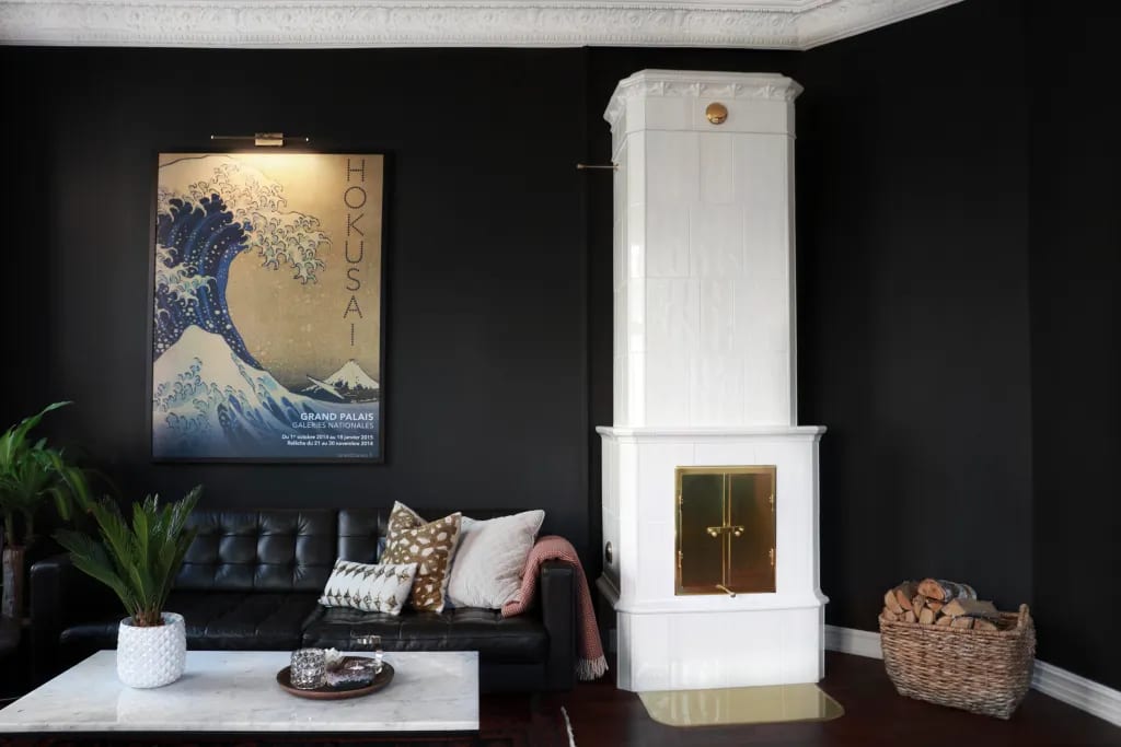 Interior design, Picture frame, Living room, Furniture, Lighting, Flooring, Home, Floor, Grey