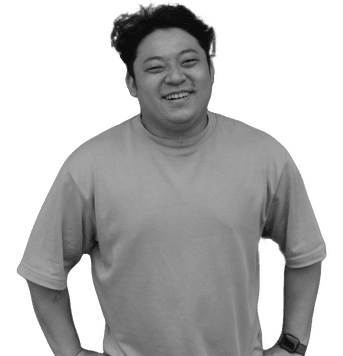 Face, Forehead, Smile, White, Jaw, Neck, Sleeve, Gesture, Grey, Elbow