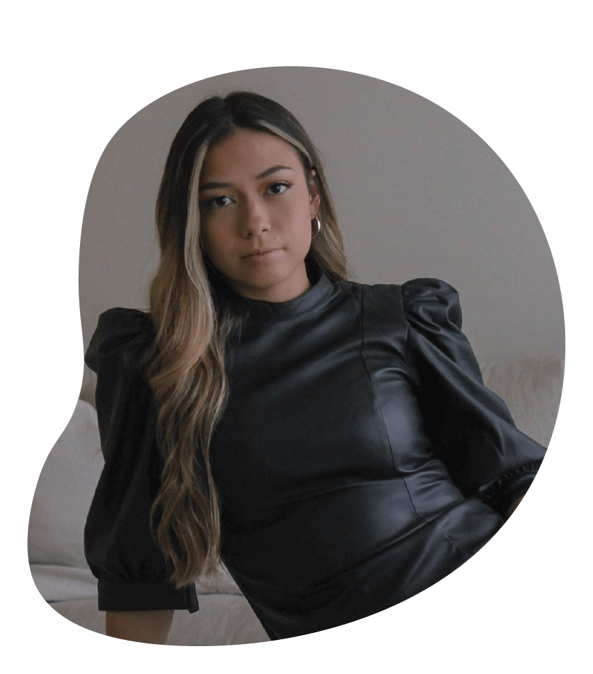 Clothing, Outerwear, Comfort, Neck, Sleeve, Eyelash