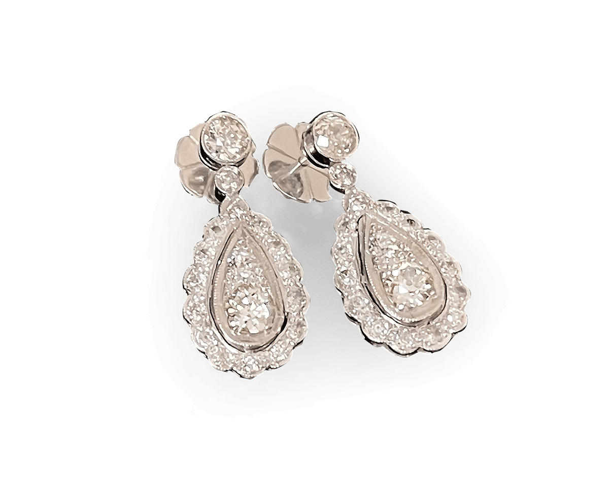 Body jewelry, Engagement ring