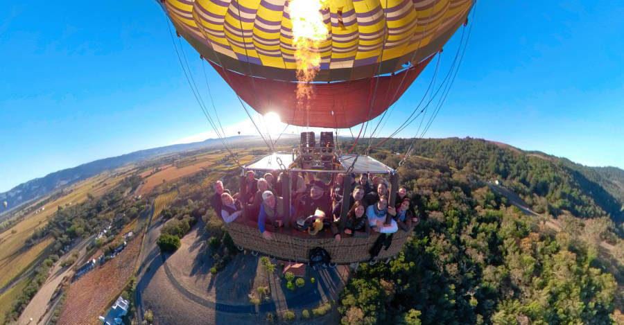 Hot air balloon, Aerostat, Sky, Nature, Leisure, Tree