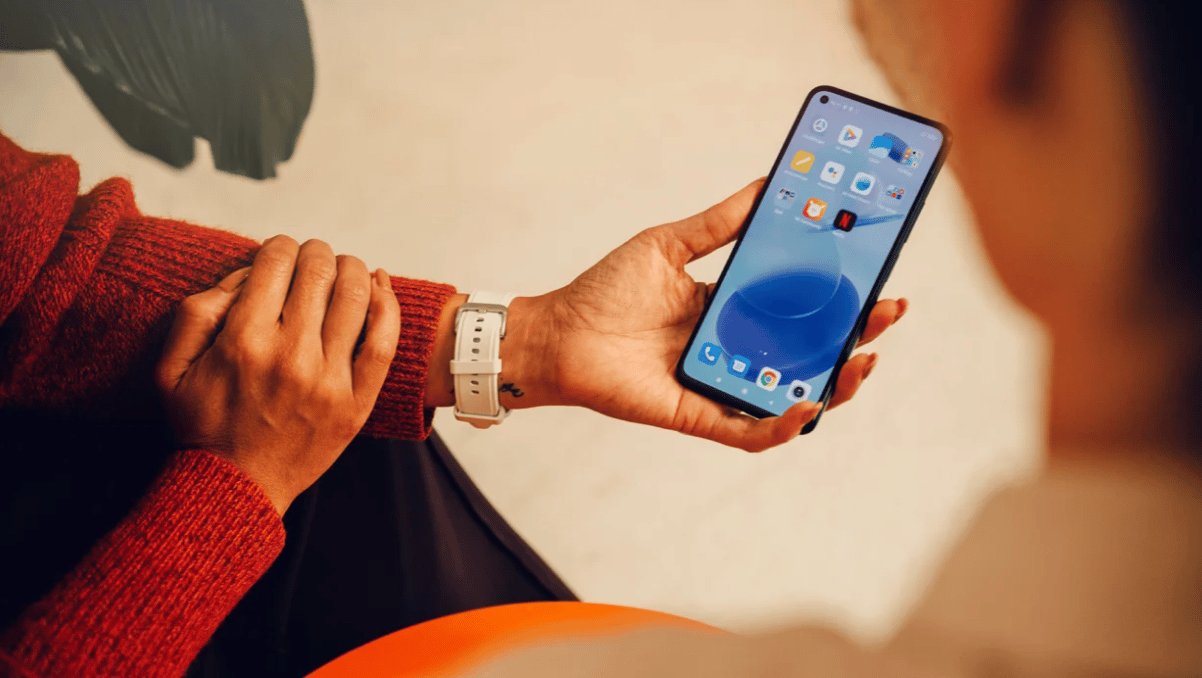 Mobile phone, Communication Device, Hand, Arm, Telephony, Orange, Gesture, Telephone, Gadget, Thumb