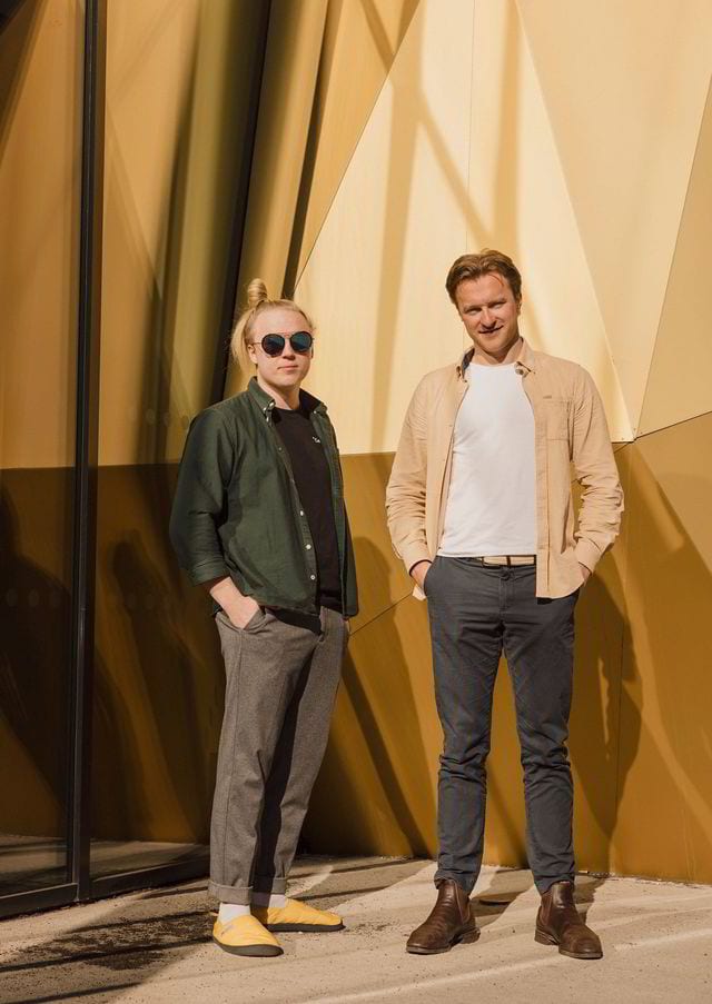 Vision care, Dress shirt, Shoe, Textile, Sleeve, Eyewear, Smile, Collar