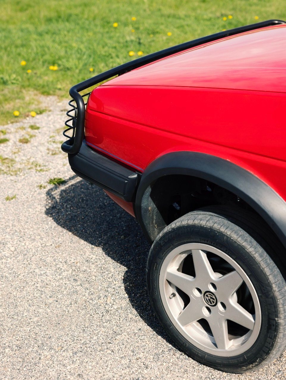Automotive tail &#x26; brake light, Motor vehicle, Wheel, Tire, Hood, Tread, Car