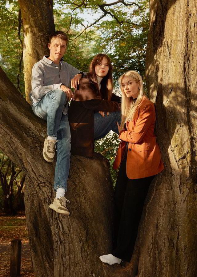 People in nature, Flash photography, Plant, Tree, Wood, Branch, Standing, Happy, Gesture, Trunk