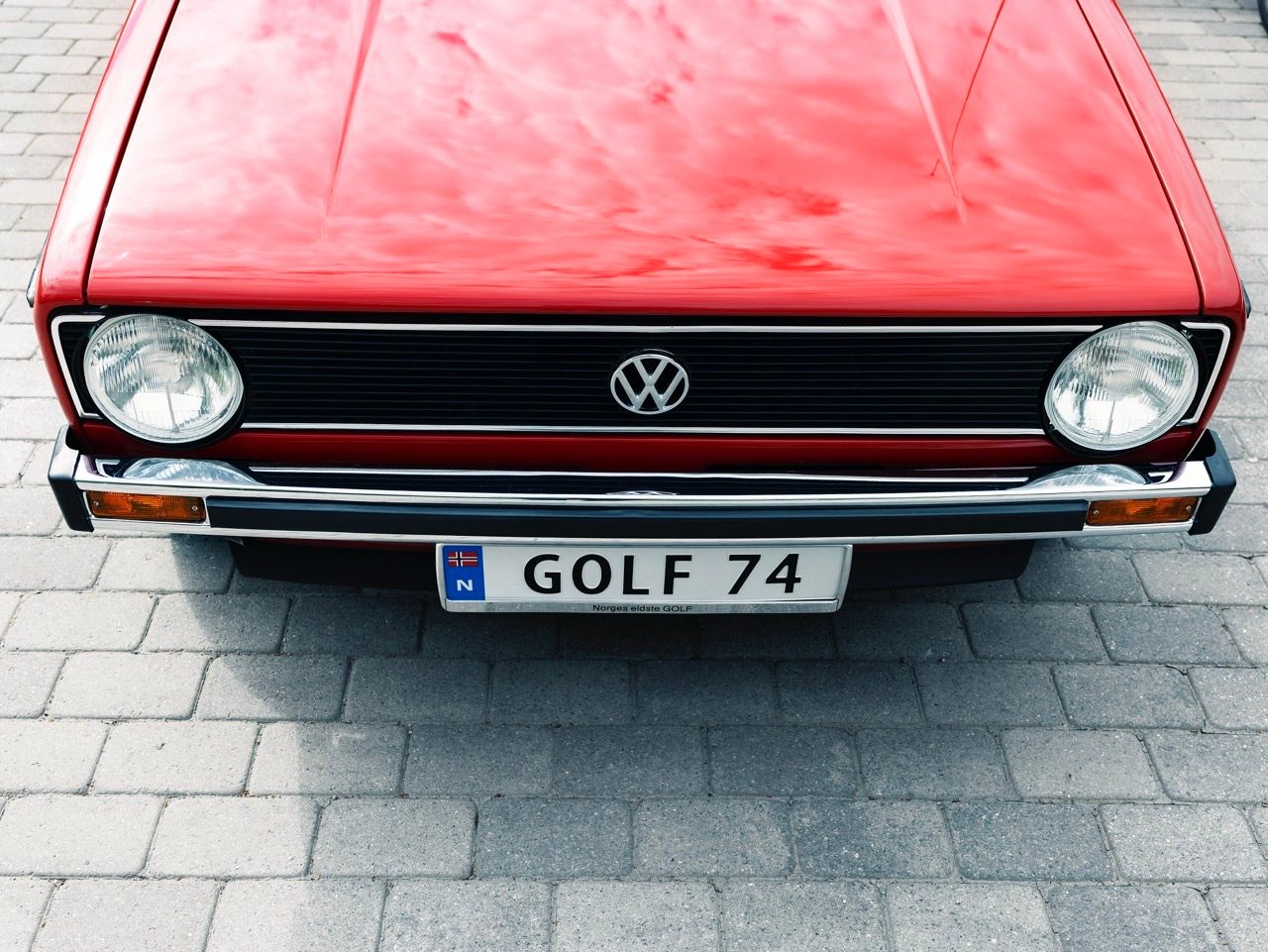 Vehicle registration plate, Automotive lighting, Car, Wheel, Grille, Hood, Tire