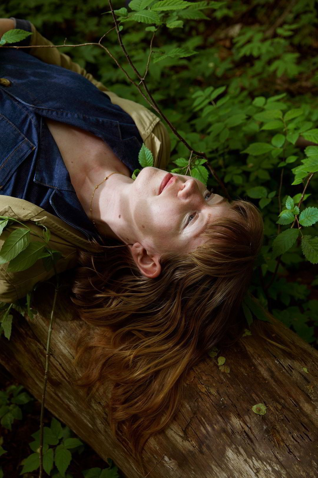 People in nature, Flash photography, Shoulder, Plant, Wood, Happy, Grass, Fawn