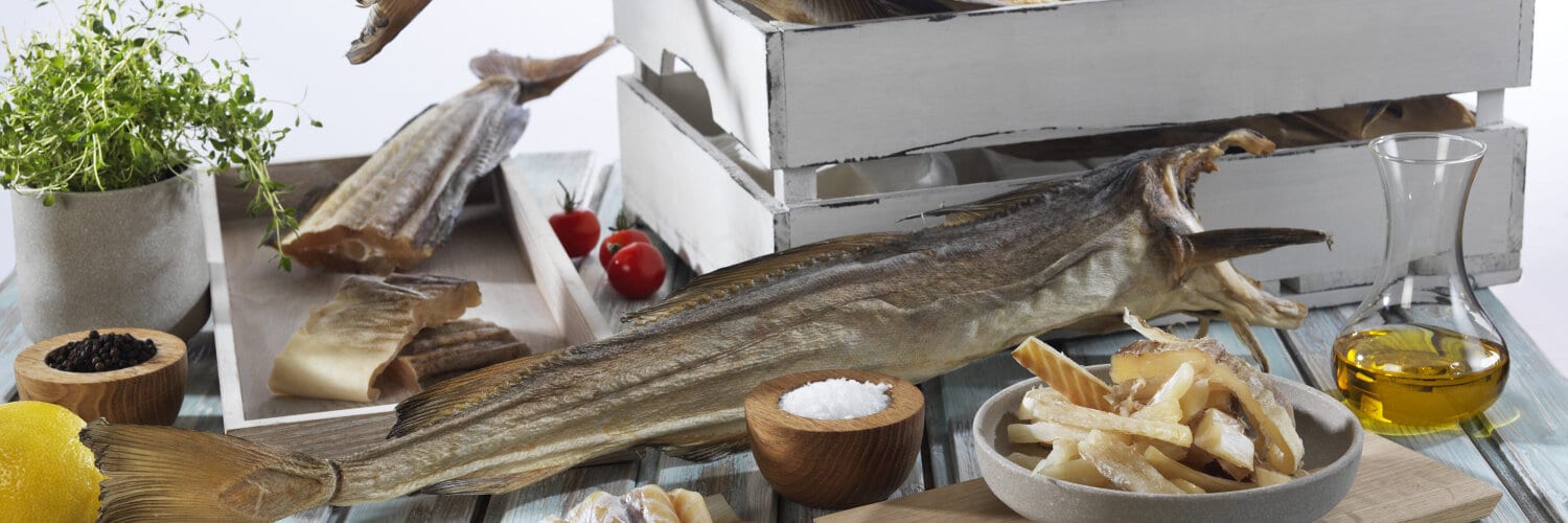 Staple food, Wood, Ingredient, Seafood, Fruit