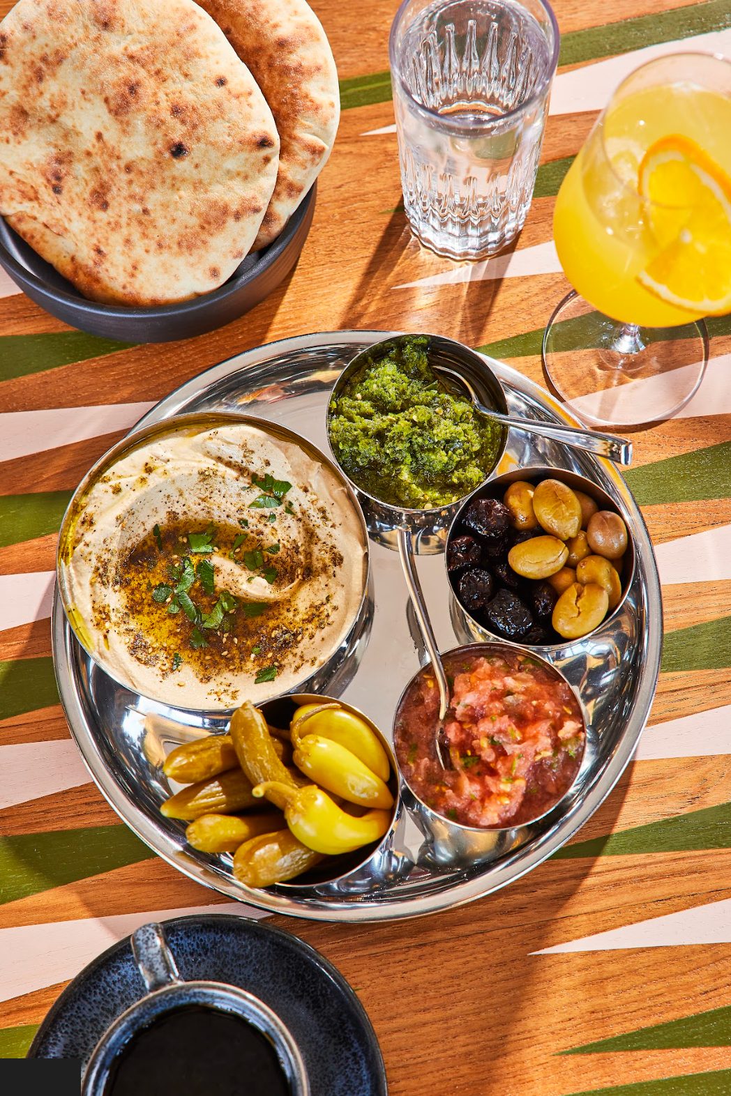 Food, Tableware, Ingredient, Serveware, Bowl, Vegetable, Produce, Dishware, Plate, Naan