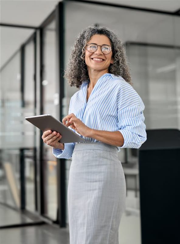 Glasses, Smile, Shoulder, Sleeve, Eyewear, Waist