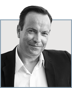 Forehead, Smile, Sleeve, Collar