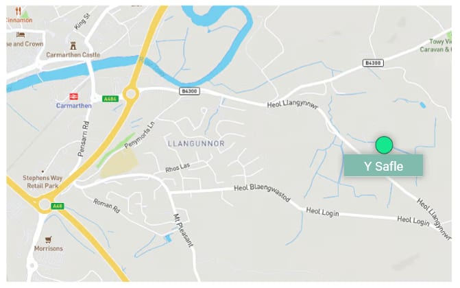 Map of the Llangunnor and Carmarthen area, pinpointing 'Y Safle'.