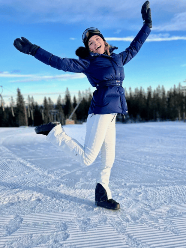 People in nature, Flash photography, Sky, Cloud, Snow, Smile, Slope, Happy, Freezing