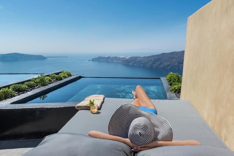 Outdoor furniture, Swimming pool, Water, Sky, Property, Plant, Azure, Comfort, Wood