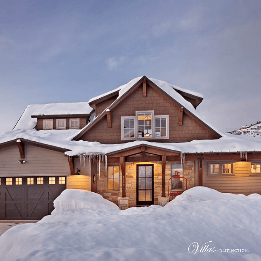 Cloud, Sky, Snow, Building, Property, Window, House, Wood, Slope, Cottage