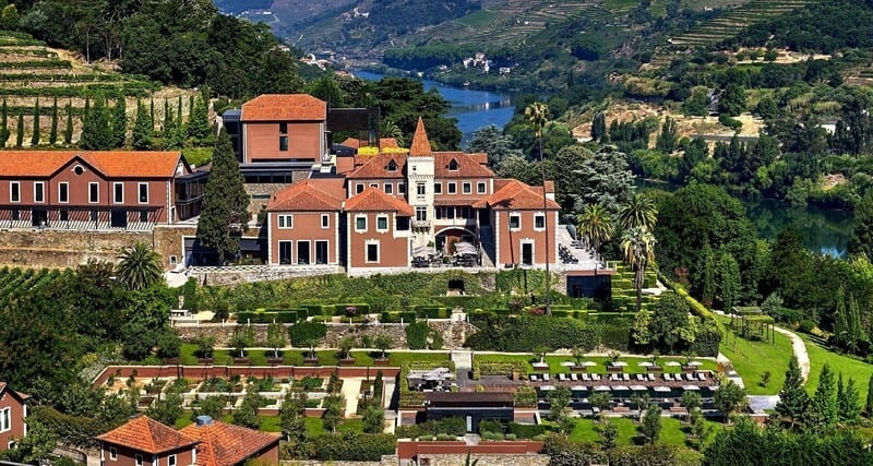 Natural landscape, Urban design, Residential area, Plant, Building, Tree, House, Neighbourhood