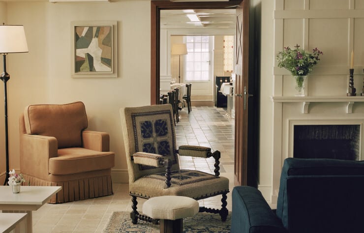 Picture frame, Furniture, Property, Table, Plant, Chair, Building, Flooring, Wood, Architecture