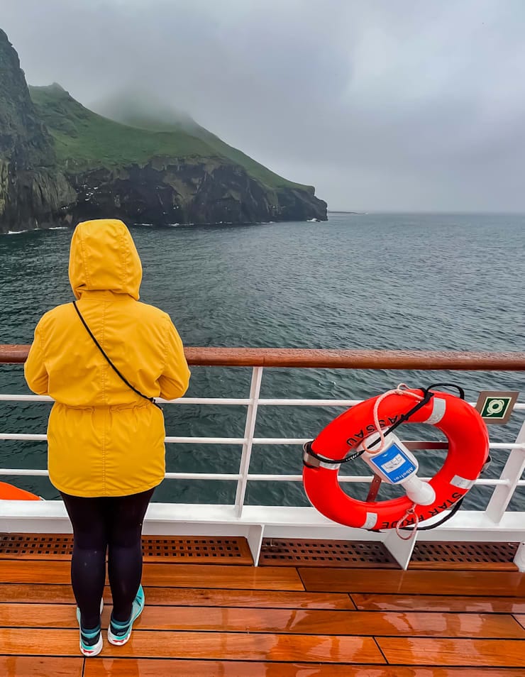 Water, Cloud, Sky, Lifebuoy, Mountain, Travel, Leisure