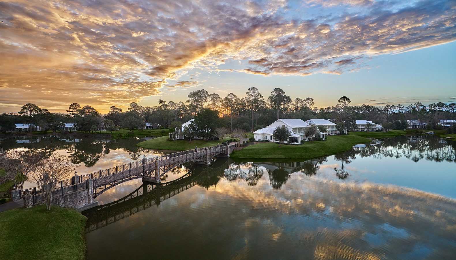 Natural landscape, Cloud, Water, Sky, Atmosphere, Plant, Tree, Afterglow, Dusk, Sunlight