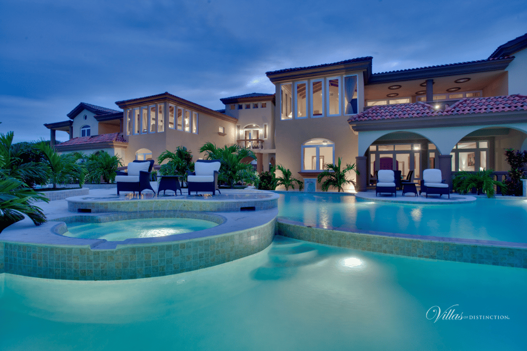 Swimming pool, Cloud, Building, Property, Plant, Water, Sky, House, Architecture, Tree