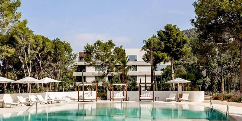 Swimming pool, Eco hotel, Water, Sky, Building, Cloud, Tree, Plant, Arecales