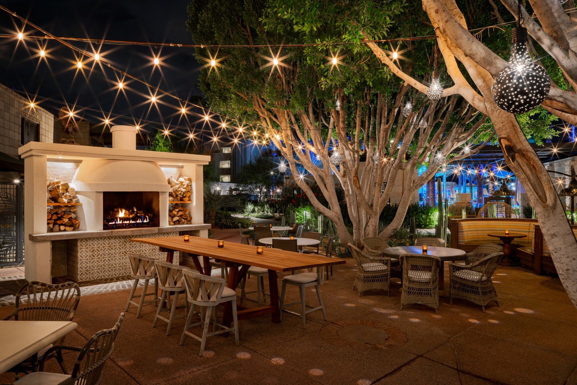 Table, Furniture, Property, Building, Decoration, Tree, Plant, Leisure, Chair, Arecales