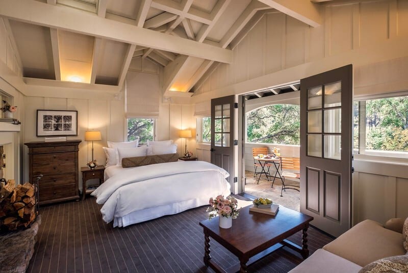 Picture frame, Interior design, Furniture, Table, Property, Building, Comfort, Window, Wood, Lighting