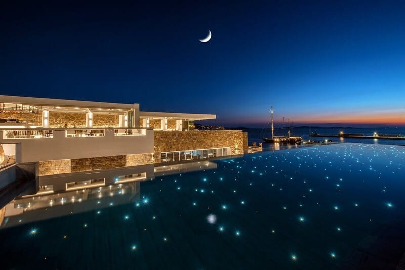Sky, Water, Atmosphere, Moon, Cloud, Building, Lighting, Crescent