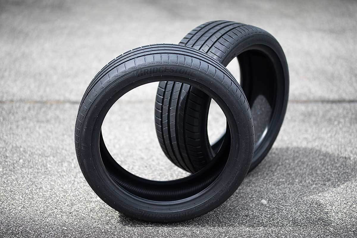 Automotive tire, Synthetic rubber, Tread, Wheel