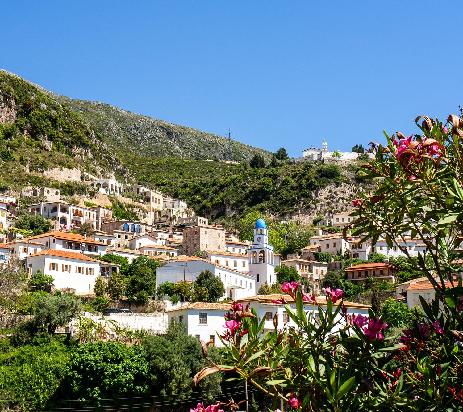 Residential area, Human settlement, Hill station, Tourist attraction, House, Town, Neighbourhood, Village