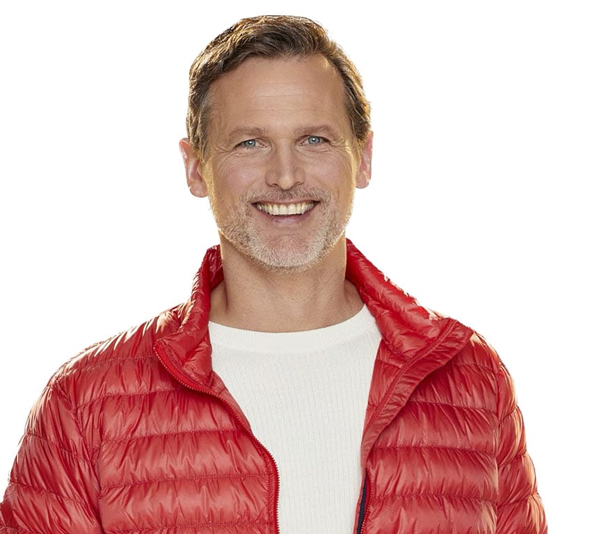 Smile, Outerwear, Beard, Jaw, Sleeve, Gesture, Collar, Happy