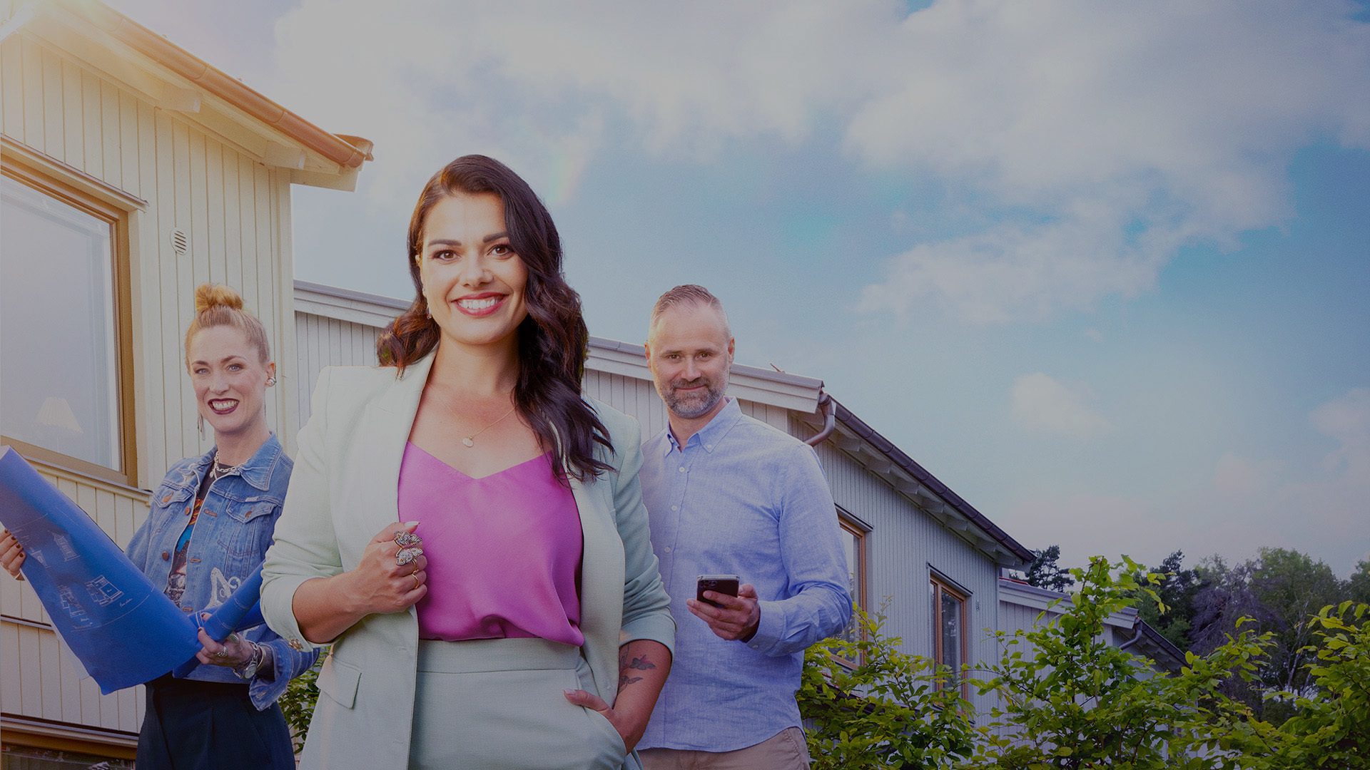 Smile, Outerwear, Sky, Cloud, House, Happy, Leisure