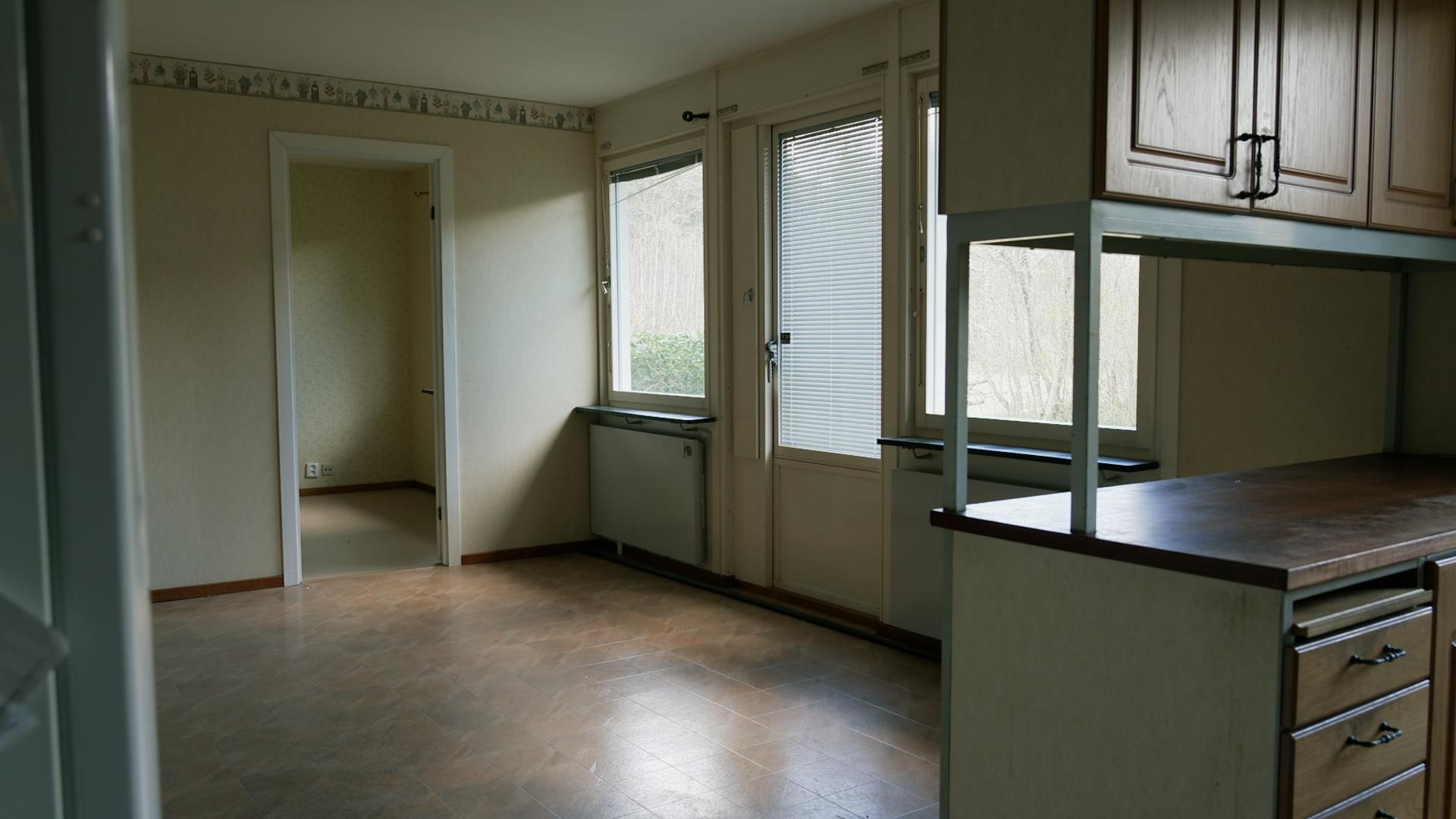 Interior design, Window, Building, Fixture, Cabinetry, Wood, Architecture, Floor, Wall, Flooring