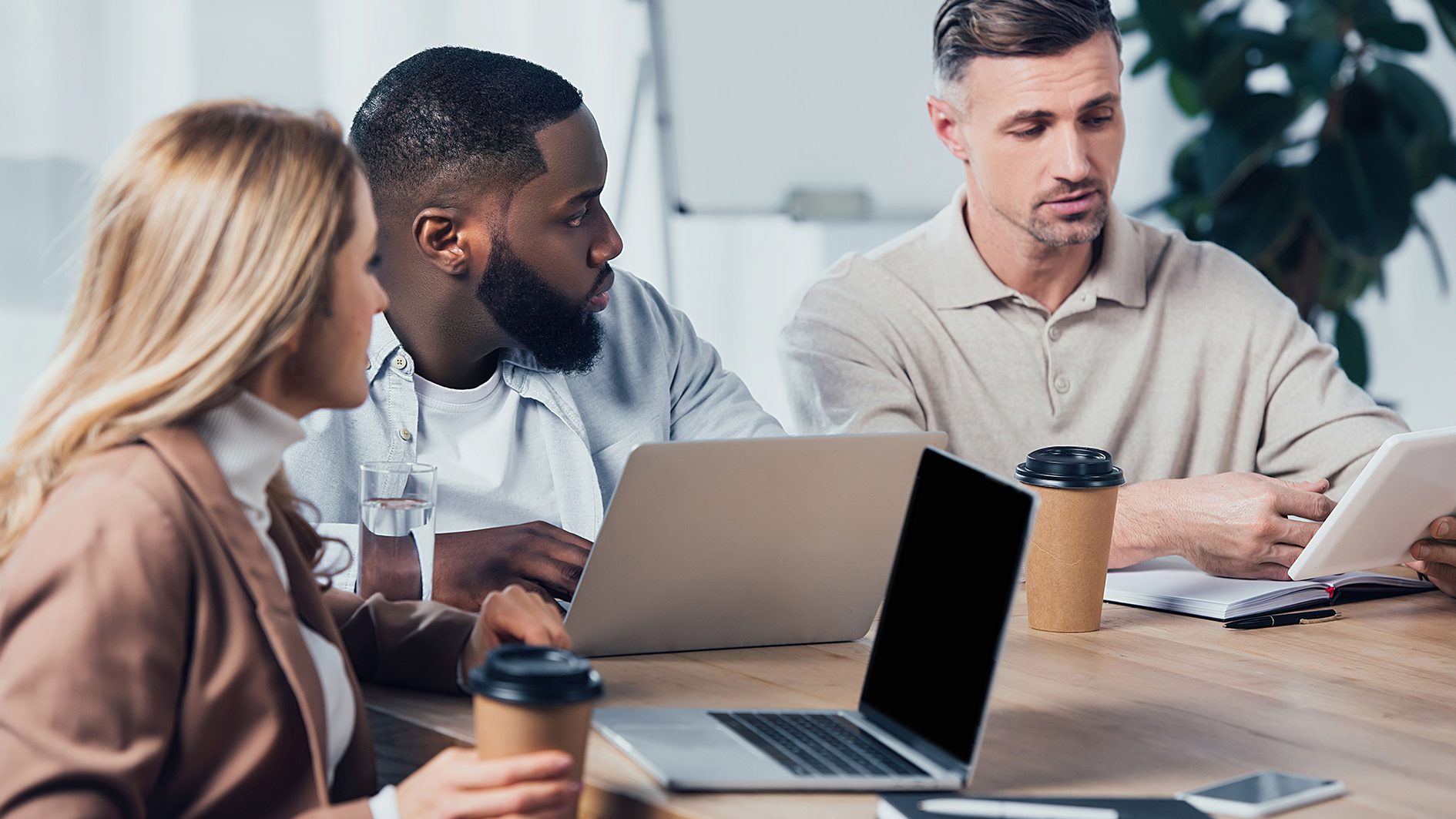 Personal computer, Output device, Automotive design, Hand, Laptop, Netbook, Table, Community, Gadget