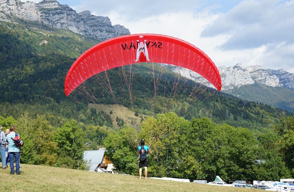 Cloud, Sky, Mountain, Parachute, Paragliding, Nature, Tree, Parachuting, Travel, Terrain
