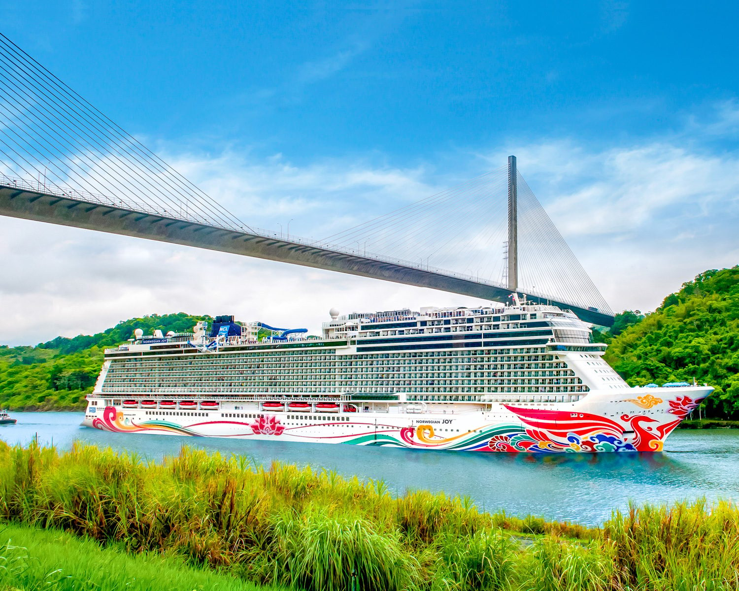 Naval architecture, Cruise ship, Cloud, Water, Sky, Boat, Watercraft, Plant, Vehicle, Building