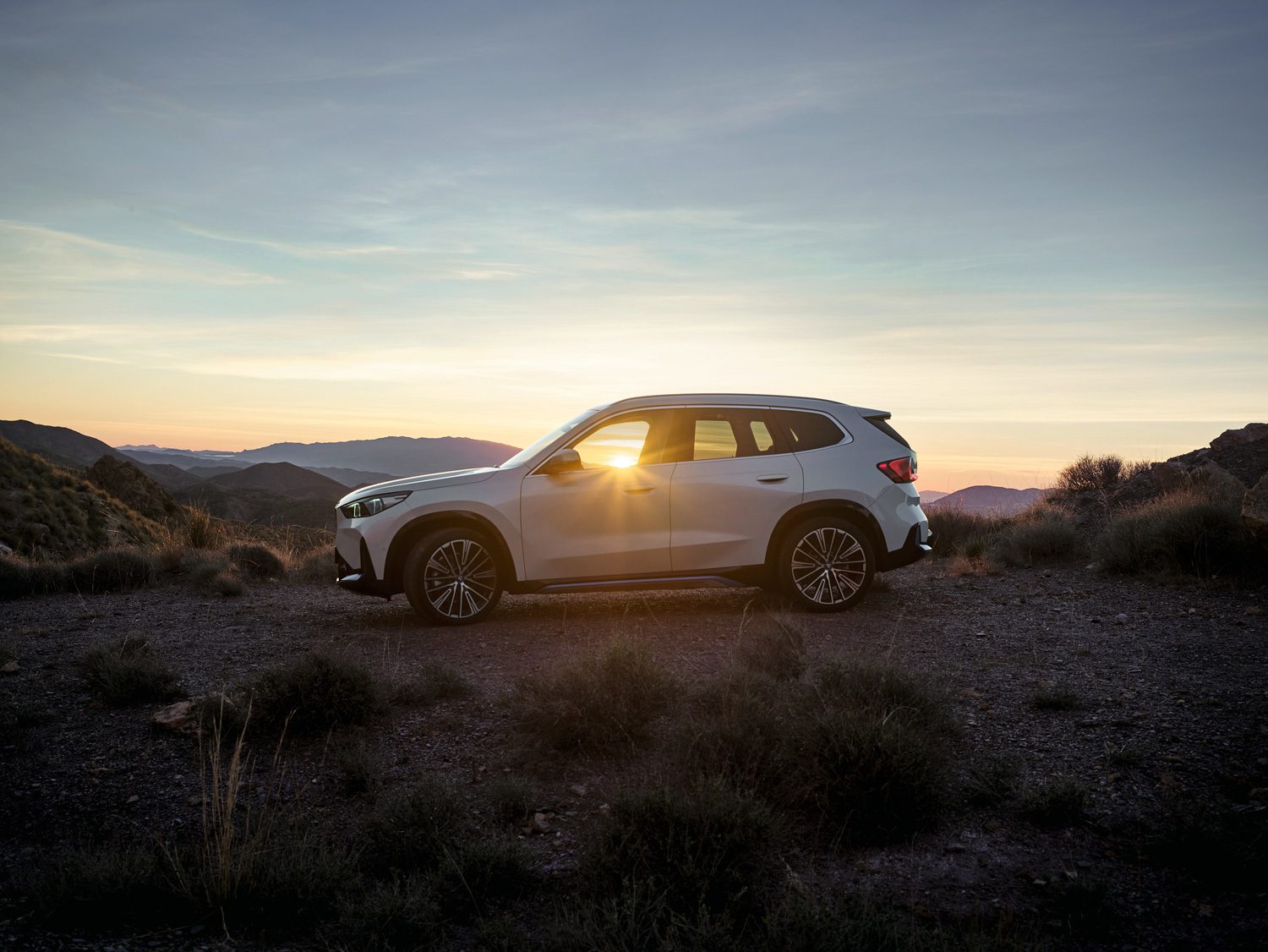 Automotive tire, Sky, Wheel, Car, Vehicle, Plant, Cloud