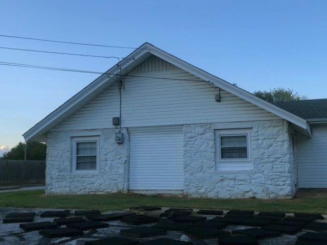 Land lot, Sky, Building, Window, House, Door, Plant, Cottage, Wall