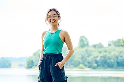 People in nature, Sleeveless shirt, Recreation, Leisure, Happiness, Waist