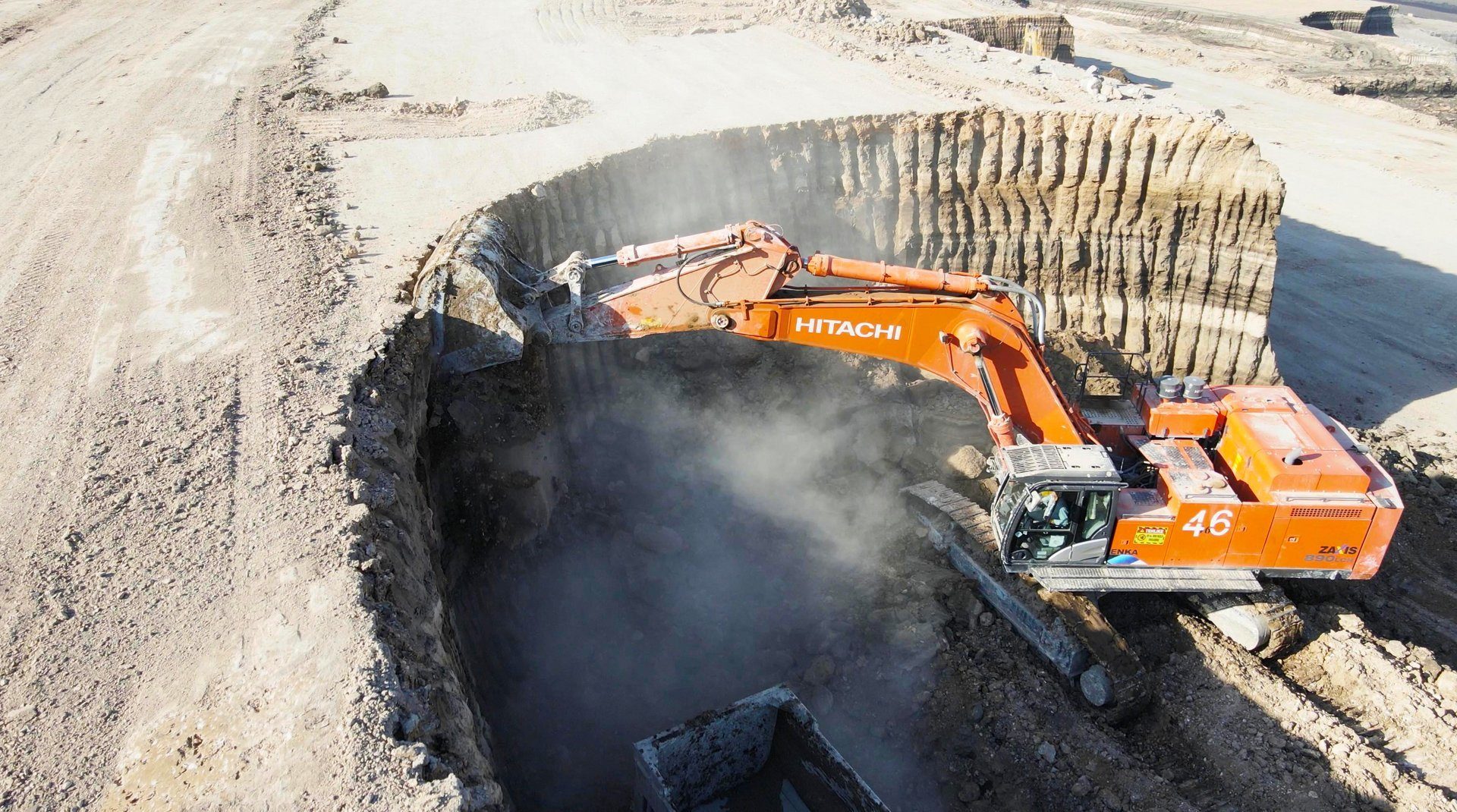 Automotive tire, Road surface, Motor vehicle, Asphalt, Slope, Wheel